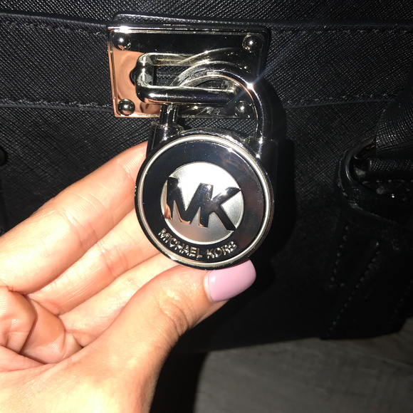 Michael Kors Hamilton Bag - Picture 3 of 5